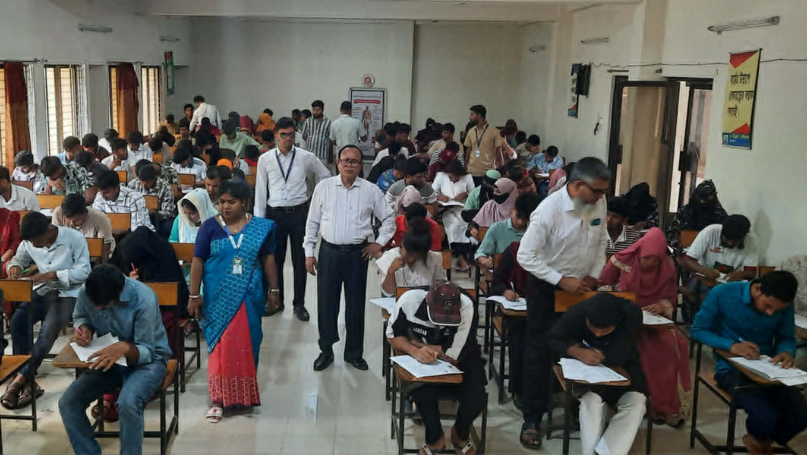 নীলফামারীতে এআই দক্ষতা উন্নয়নে যুবদের ঢল, বাছাই পরীক্ষায় অংশ নিলেন ২৩৩ জন